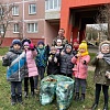 Общественный эколог Минского городского комитета природных ресурсов и охраны окружающей среды Руслан Шайкин инициирует программу по подключению зелёных классов к шефству над территорией вблизи школ. 
